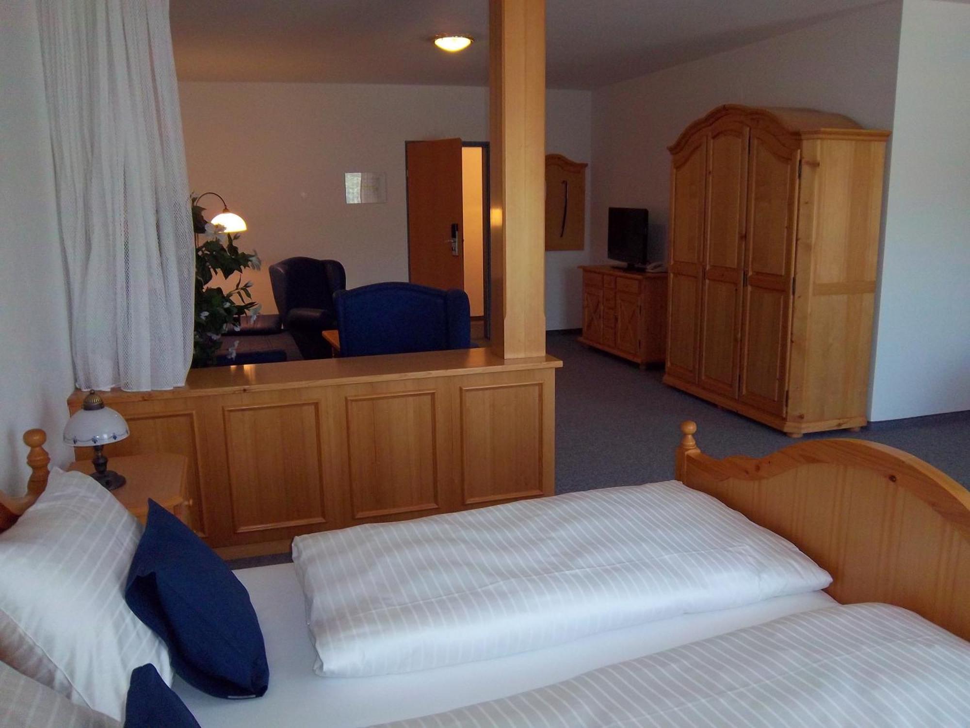 Grandhotel Niederoesterreichischer Hof Lanzenkirchen 외부 사진