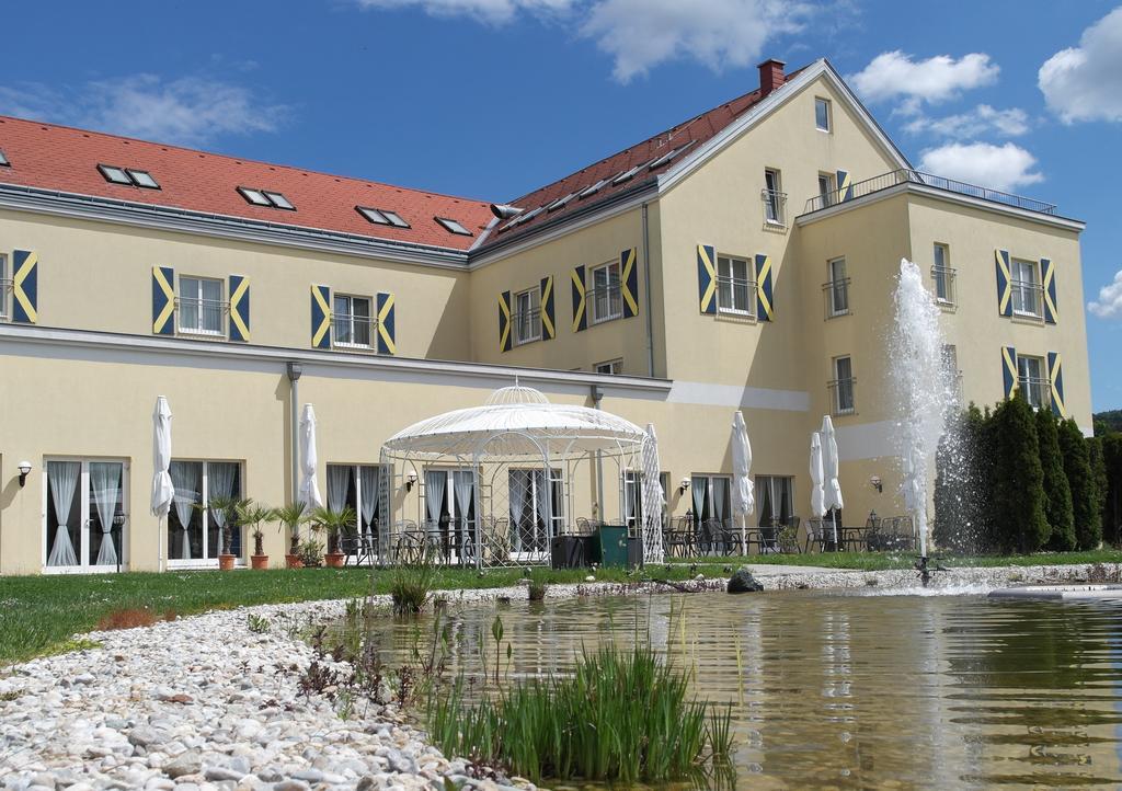 Grandhotel Niederoesterreichischer Hof Lanzenkirchen 외부 사진