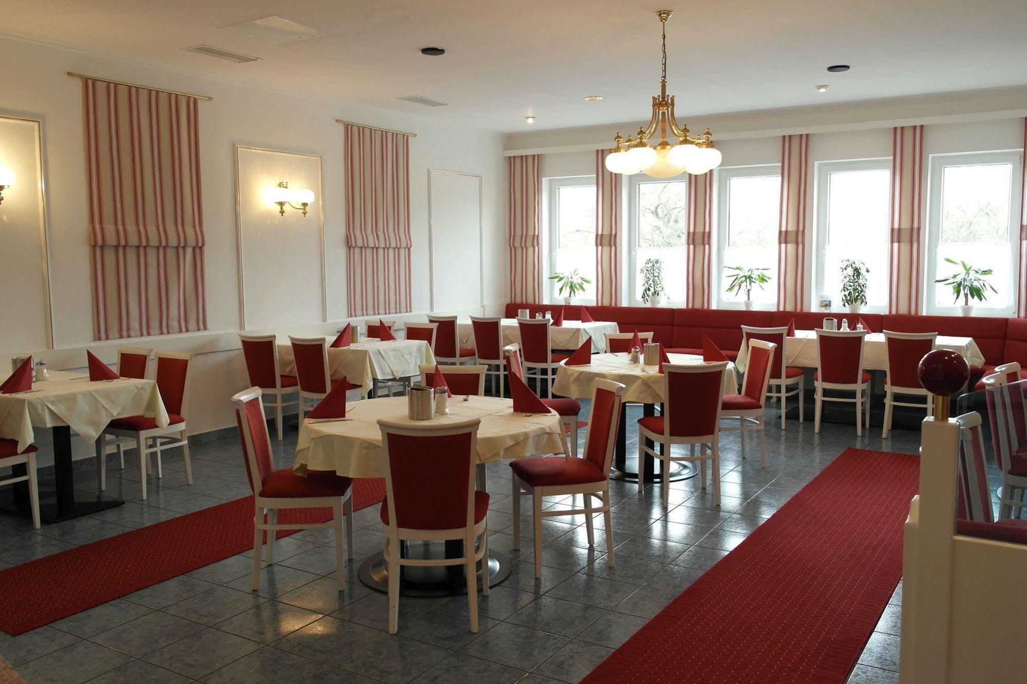 Grandhotel Niederoesterreichischer Hof Lanzenkirchen 외부 사진